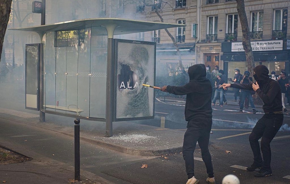 Street scene during France protests, October 2026