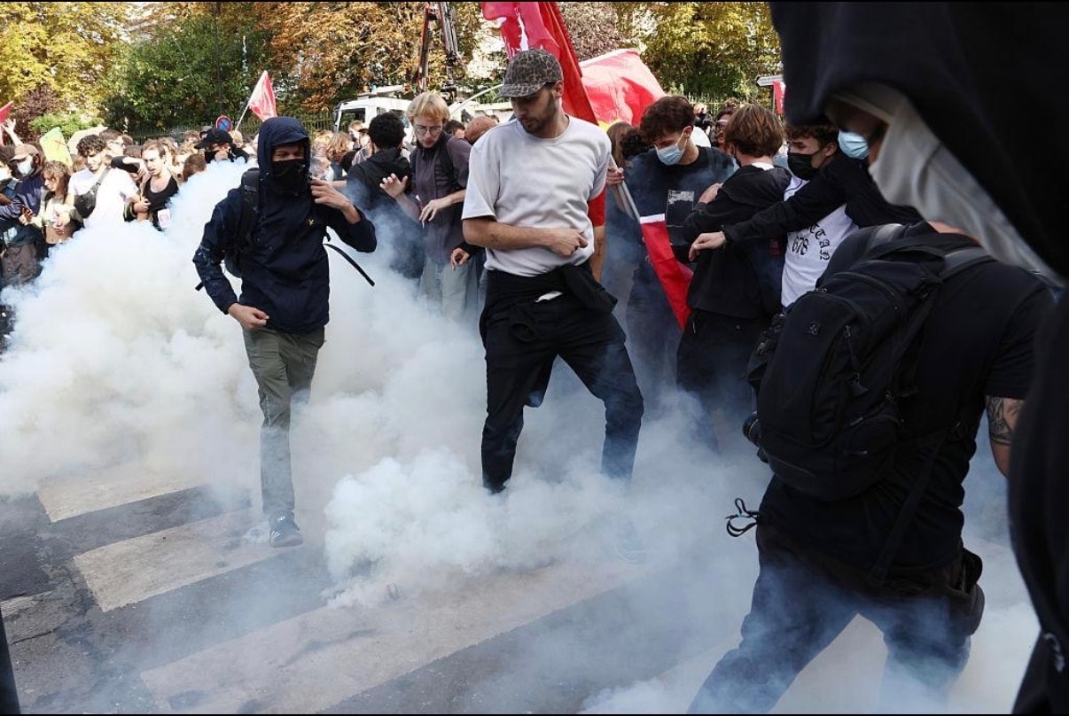 Wide view of France protest march, October 17, 2026